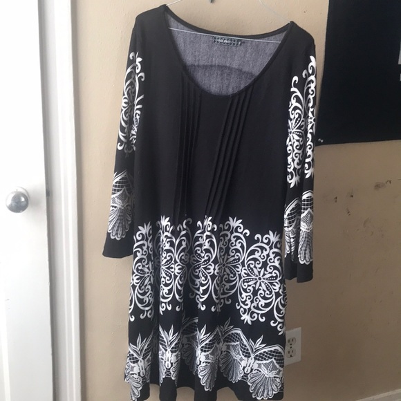 Dress - Picture 2 of 3